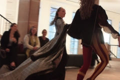 dynamisch im Foyer des Grassimuseums