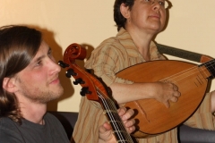 Pascale Boquet bei der JamSession mit The Playfords (im Bild Benjamin Dressler)